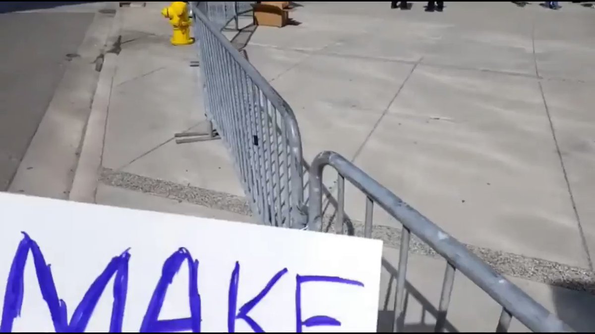 TheSharpEdge on Twitter: "This is awesome! ?Anon at the MAGA rally: 'Walked the entire line about 30 minutes before they opened the doors seeing how many people would make noise 4 Q! Lots of sections of noise!!'WE ARE Q!Full vid: https://t.co/jHrLWv42FI… https://t.co/hchkFo1YCo"