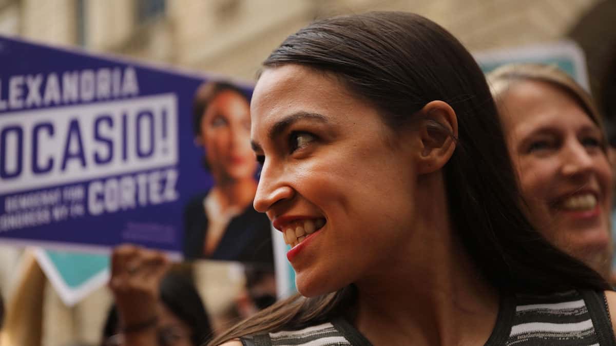 MAKING A LIST: Cortez RIPS Moderate Dems that Vote with GOP, Says She’s Making ‘A List’ | Sean Hannity