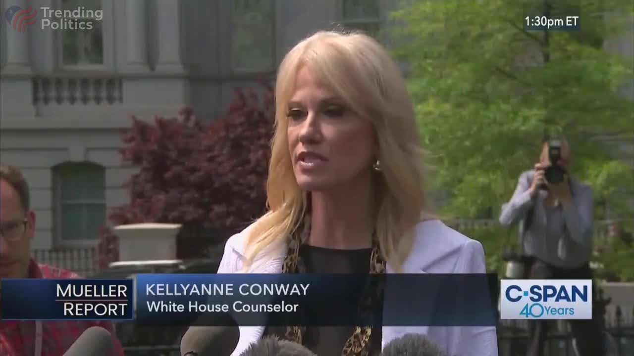 Kellyanne holds up blank sheet of paper, calls it the list of Democrat accomplishments