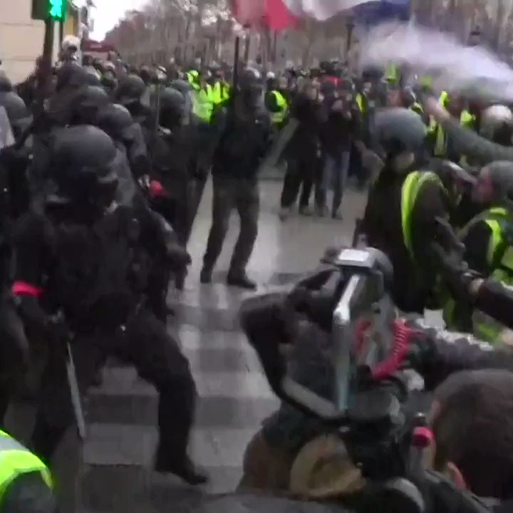 redfish on Twitter: "Thousands arrested, hundreds injured and several dead. Macron's government has repressed the Yellow Vest movement violently over more than 20 weeks. Is this the true face of European democracy? #GiletsJaune… https://t.co/1u2T6QasVm"