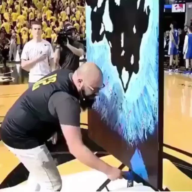 SheepNoMore on Twitter: "Singing the National Anthem while painting Wait for it... ??https://t.co/MfUBpovCJ2"