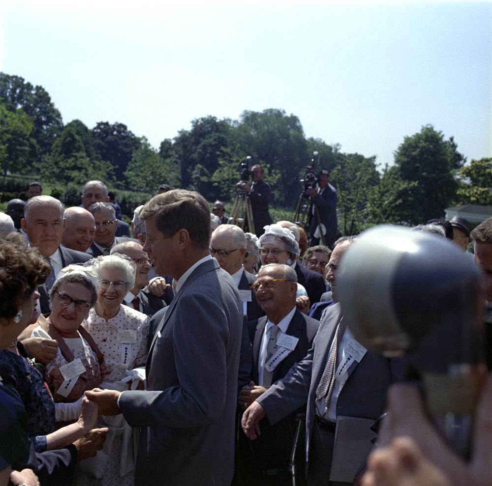 JFKonThisDay on Twitter: "May 26, 1962, 10:37 - 10:43 amPresident John F. Kennedy speaks to representatives from the National Council of Senior Citizens in the Rose Garden. ?: https://t.co/lKaYTLW8FG#otd #tdih #JFKonThisDay… https://t.co/IK6Cm6jd4Y"