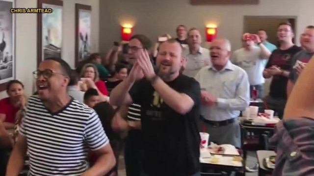 Flash mob surprises Chick-fil-A with a capella gospel song| Latest News Videos | Fox News