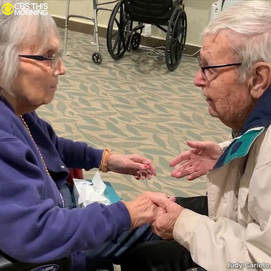 CBS This Morning auf Twitter: "After spending months apart due to the coronavirus pandemic, 89-year-old Jean and 91-year-old Walter Willard, who have been married for 70 years, were reunited at their nursing home in Troy, New York.… https://t.co/N7c2UfVdw8"