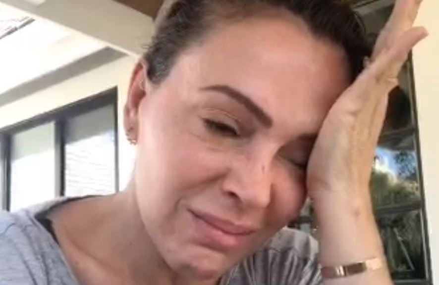 Alyssa Milano Calls Trump “a Garbage Human” Shares “Anti-Racism Resources for White People”