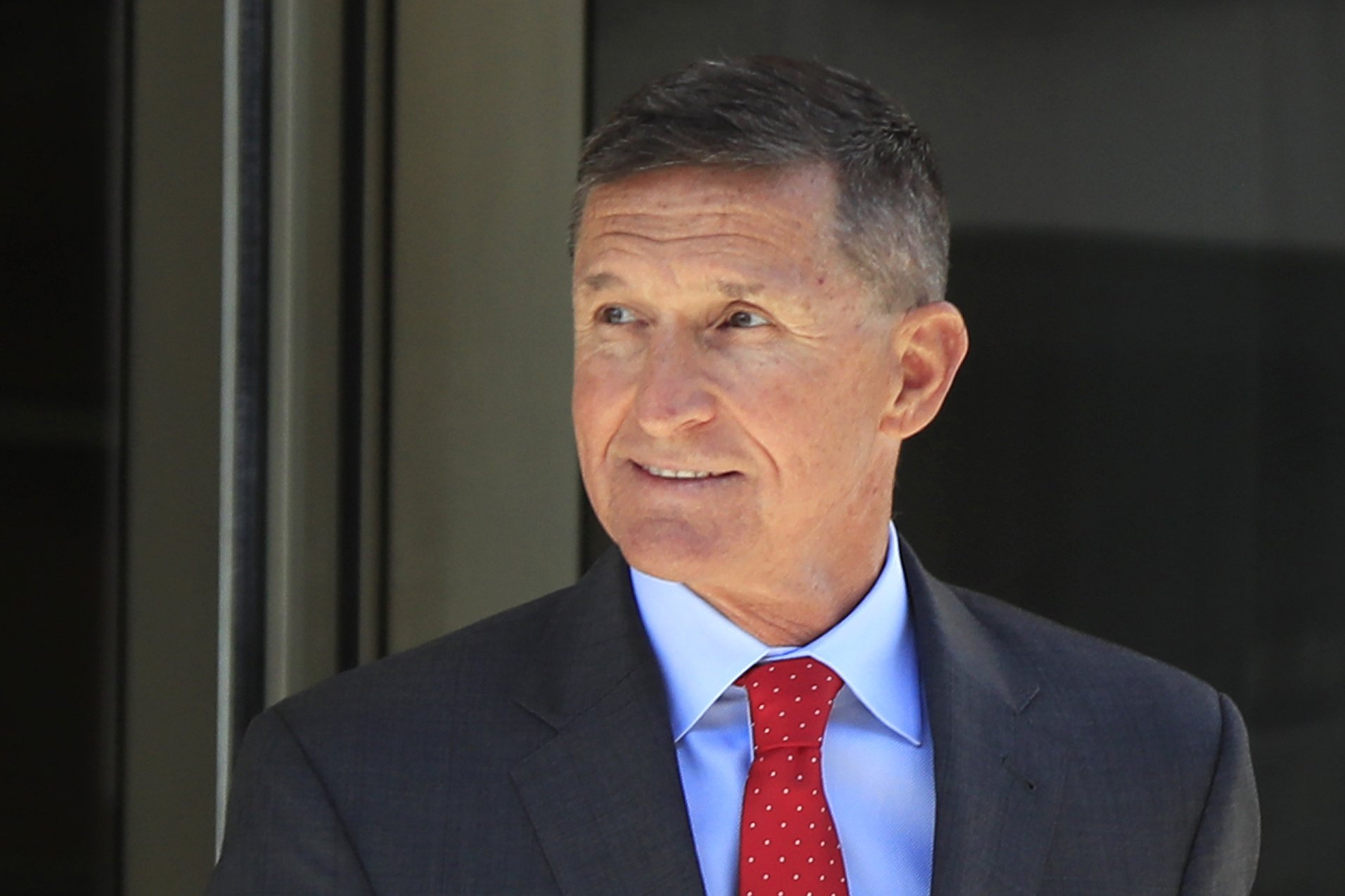 AP Exclusive: Justice Dept dropping Flynn's criminal case