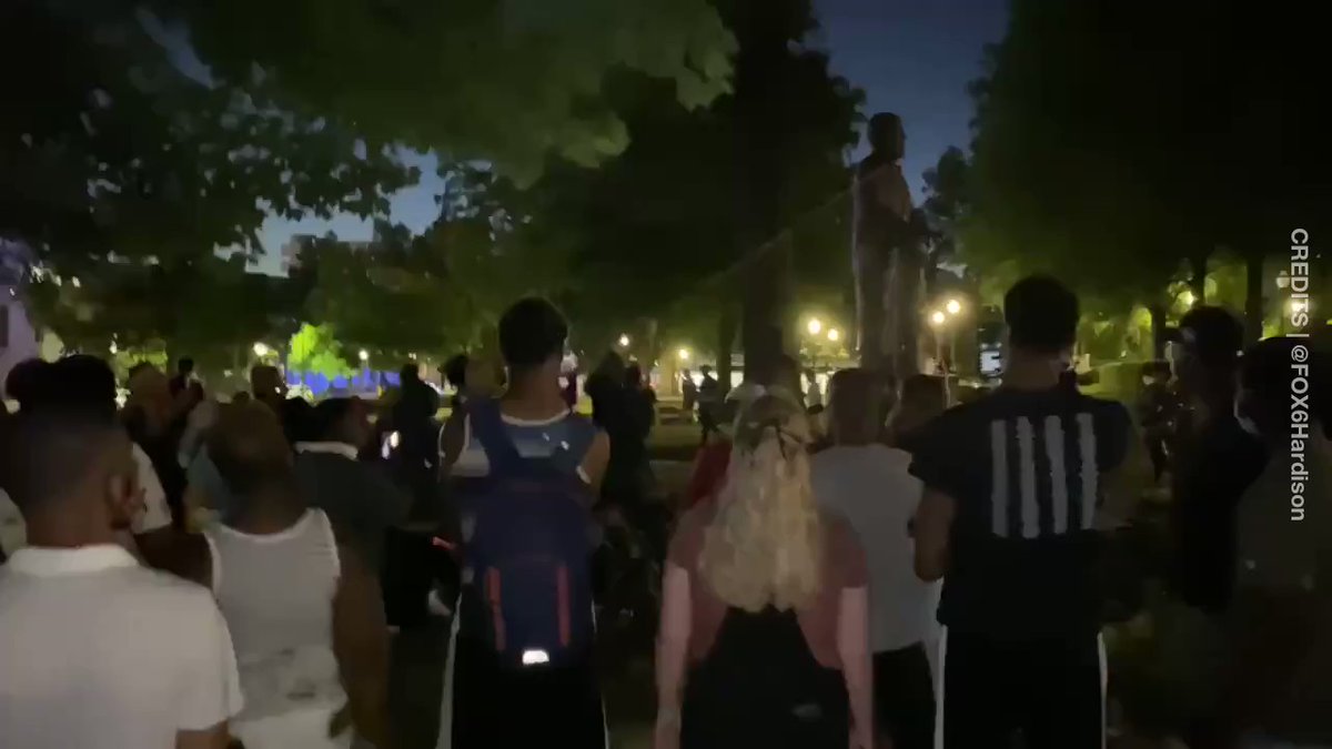 RT auf Twitter: "#Protesters tear down Confederate statue in #Birmingham, #AlabamaDETAILS: https://t.co/fTYBaYsJkR… "