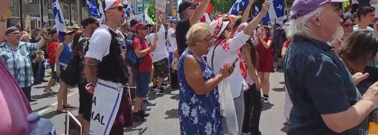 More Than 1,000 Canadians March to US Embassy in Ottawa Chanting We Love Trump on Canada Day