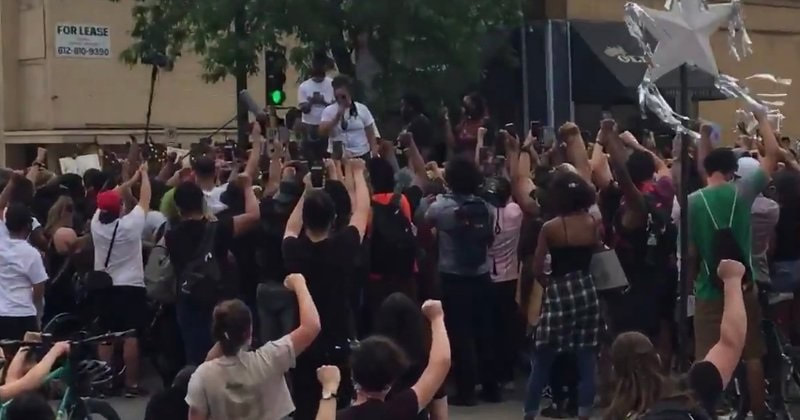 ​Redwood City Removes Black Lives Matter Mural After Trump Supporter Asks to Paint 'MAGA 2020' on Same Street