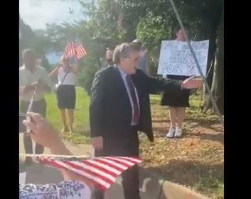 EPIC! AG Bill Barr Has Driver Turn Around and Park So He Can Get Out and Thank Protesters for Supporting the Police in Virginia (VIDEO)