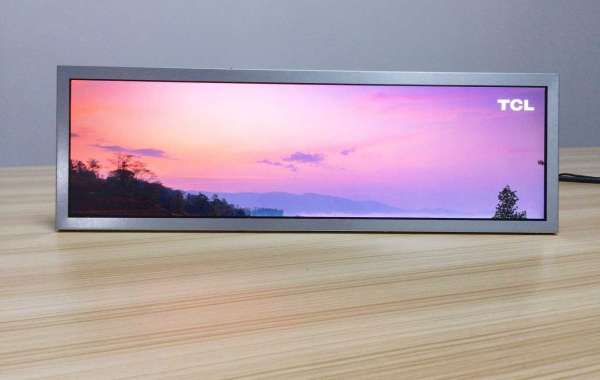 Stretched LCD For Enjoying Wide Display Format