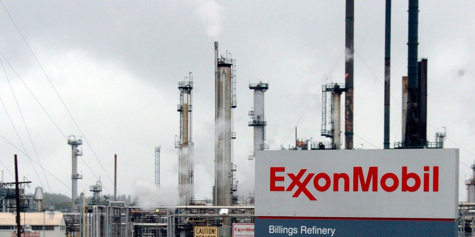Chevron and Exxon boost campaign donations to Democrats - Electrek