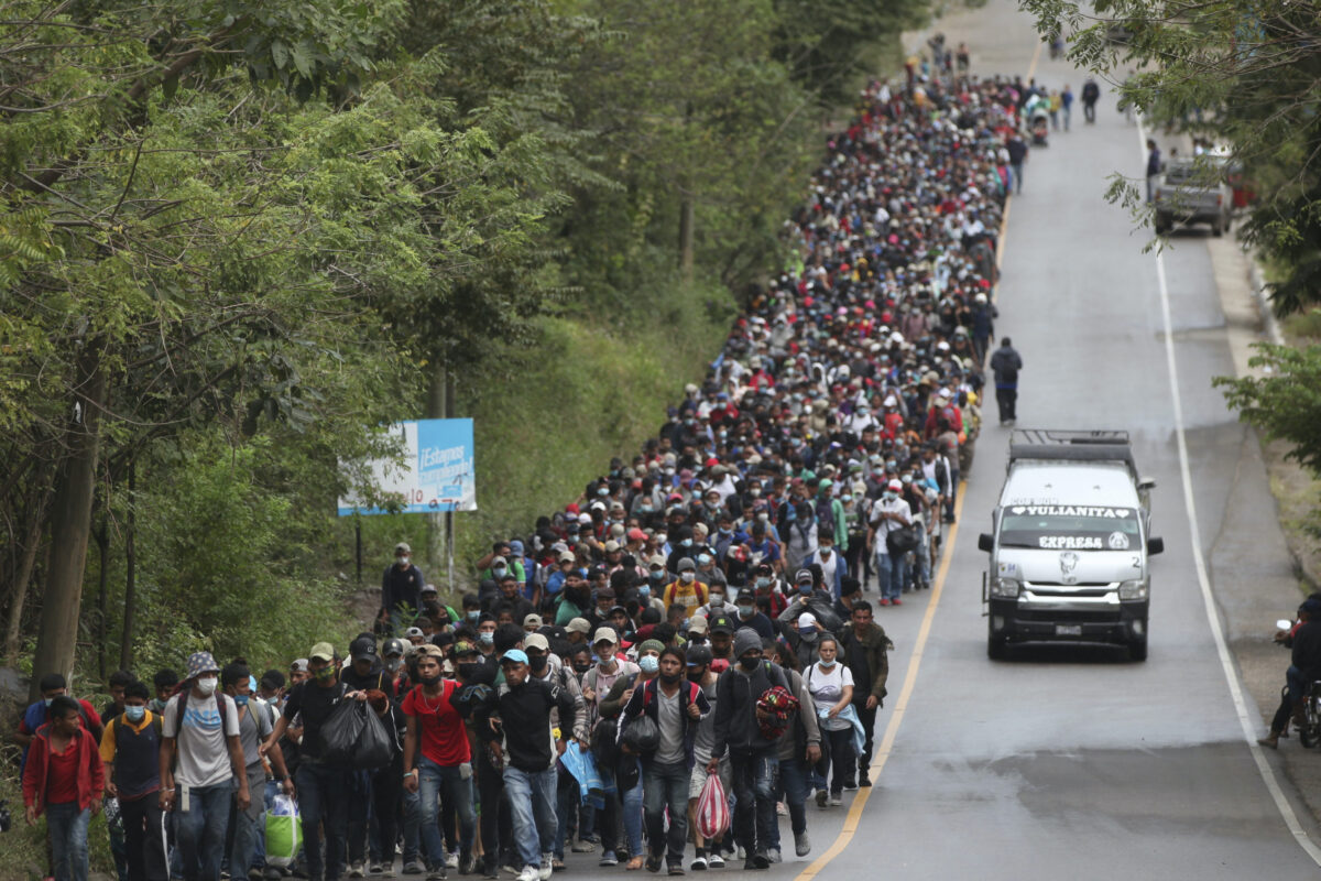 Guatemala Tries to Block US-Bound Caravan of 9,000 Honduran Migrants