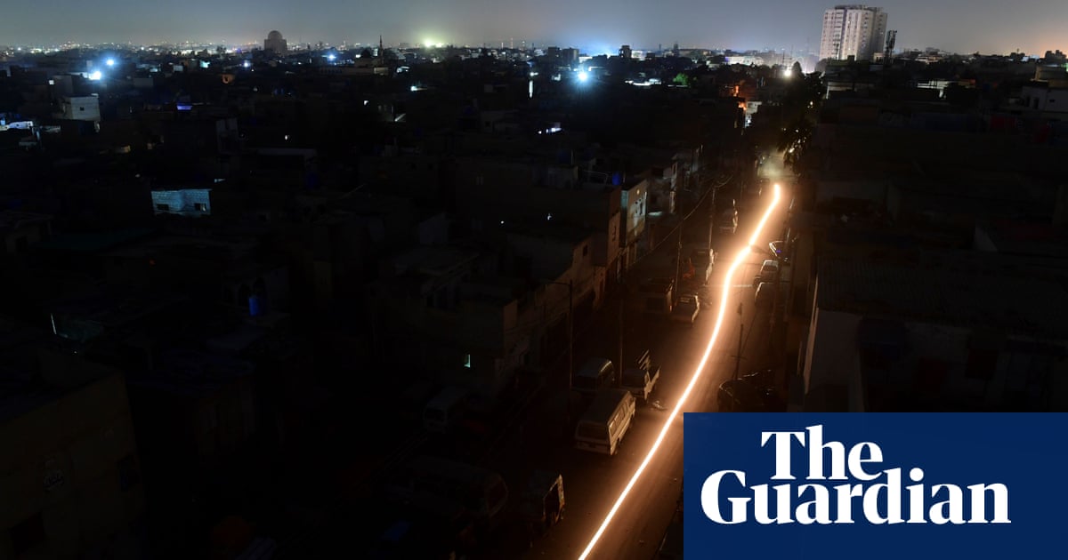 Nationwide power blackout plunges Pakistan into darkness | Pakistan | The Guardian