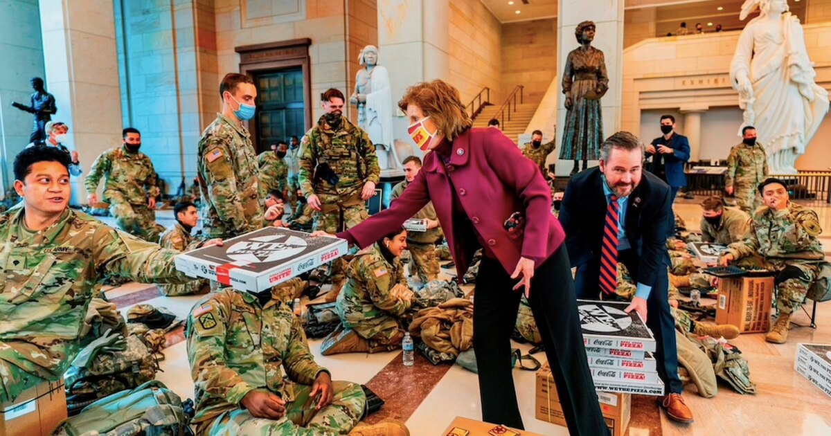 DC pizza shop is helping feed the National Guard