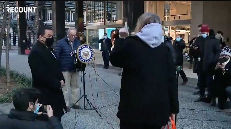 'You're a Socialist! I Loathe You!' - Heckler Disrupts Chuck Schumer's Presser in NYC (VIDEO)