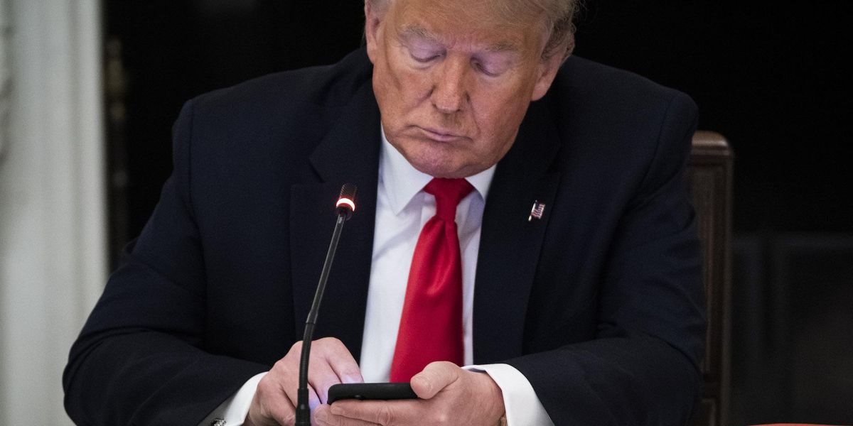 Trump tweets from other gov't accounts after being banned — Twitter deletes them and restricts the accounts - Conservative Review