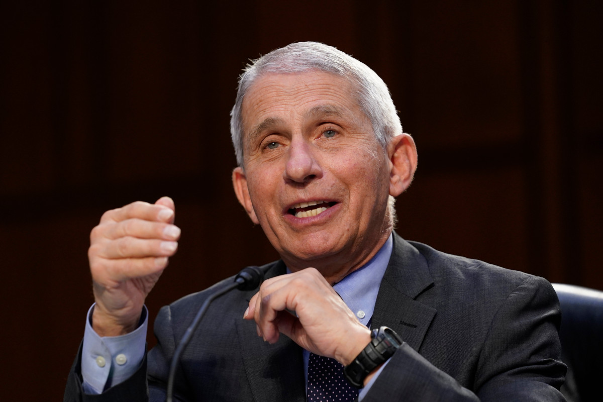 Fauci warns parents about children playing together without masks
