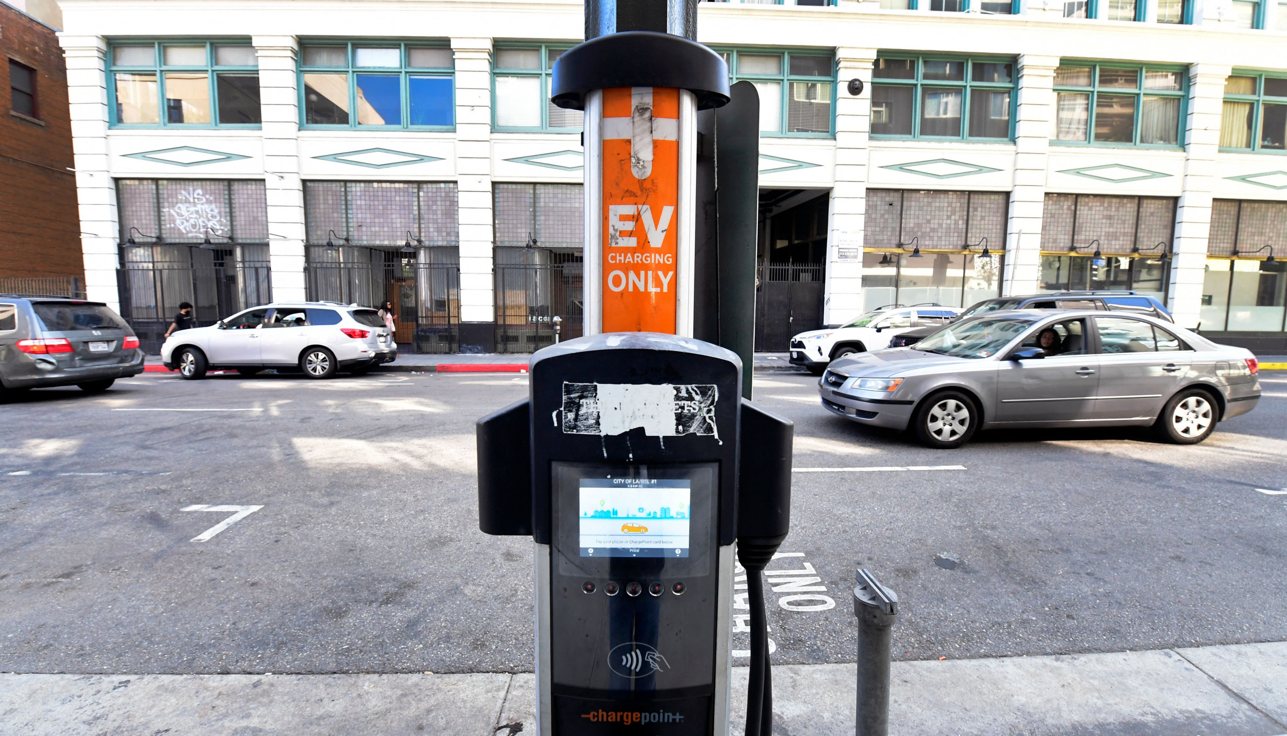 California, Facing Power Crisis, Frets Over Electric Car Charging Routines