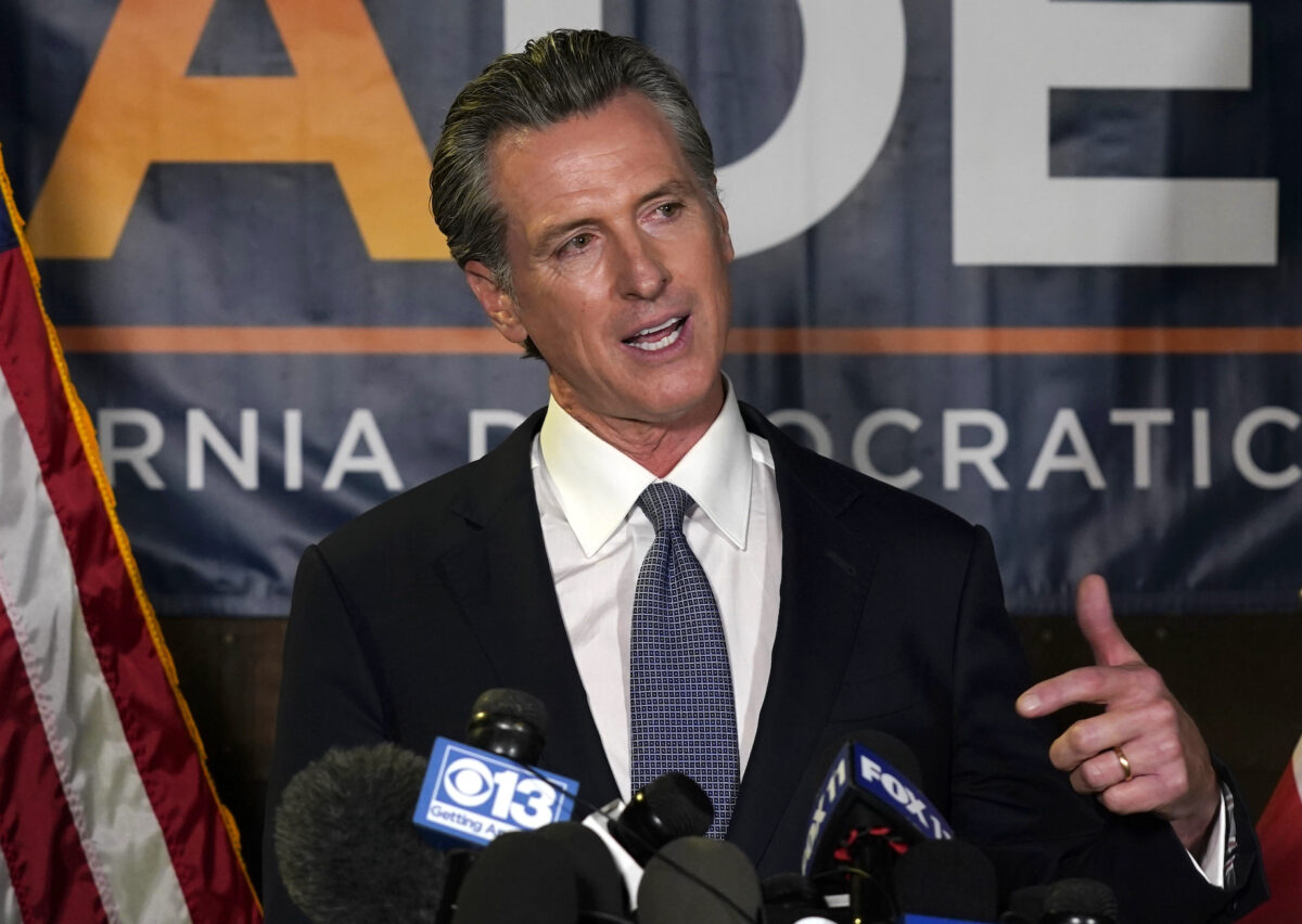 Newsom Makes Victory Speech as Unofficial Results Show He’s Likely to Remain Governor