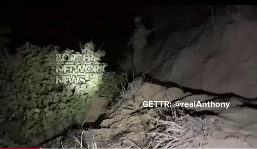 realAnthony on GETTR: @BorderNetwork National Guard assisting the coyotes in the trafficking of illegal aliens in to our country. Making sure they’re safely off of the coyotes water rafts and on in to our country. This is the biggest human trafficking network we have ever witnessed. National guard even takes the life vest off of the illegal alien to have it returned to the coyotes in the water raft. #Texas @OscarElBlue @BiancaforTexas @MTG4America @CowboyLogic @WarRoom @RepMattGaetz @MatthewTyrmand @DailyNews @infowars