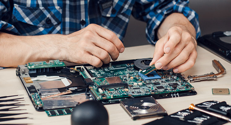 Why Do You Need To Hire A Computer Repair Expert? - Mogul Valley