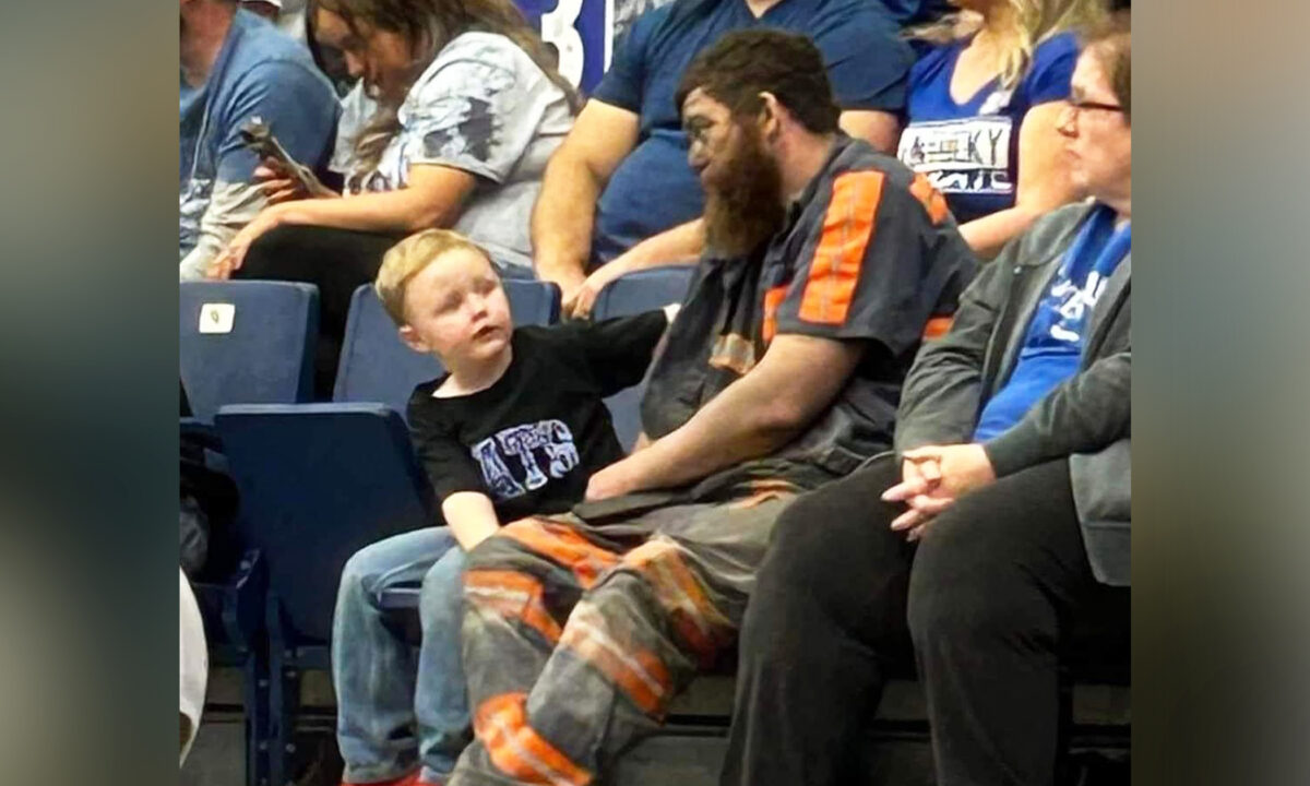 Coal Miner Covered in Soot Goes Viral for Attending a Basketball Game With His Son After a Work Shift | Daily Street News