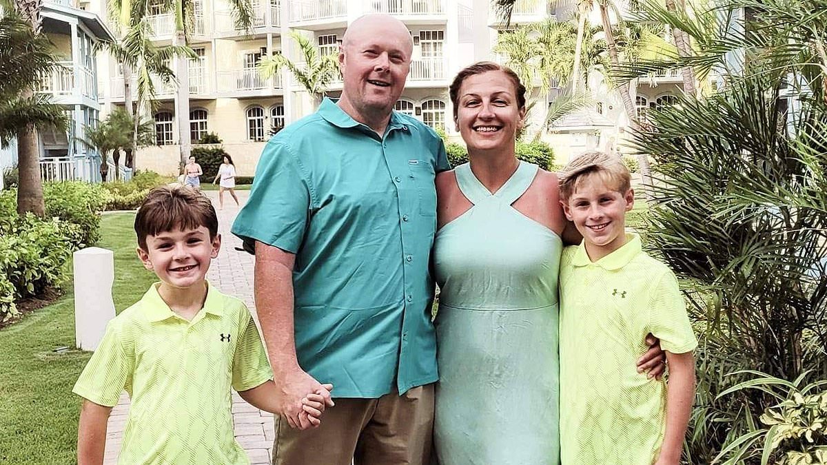 New York police sergeant, 49, shoots dead his wife, 43, and two sons, 10 and 12, before turning gun on himself in murder-suicide at their home | Daily Mail Online