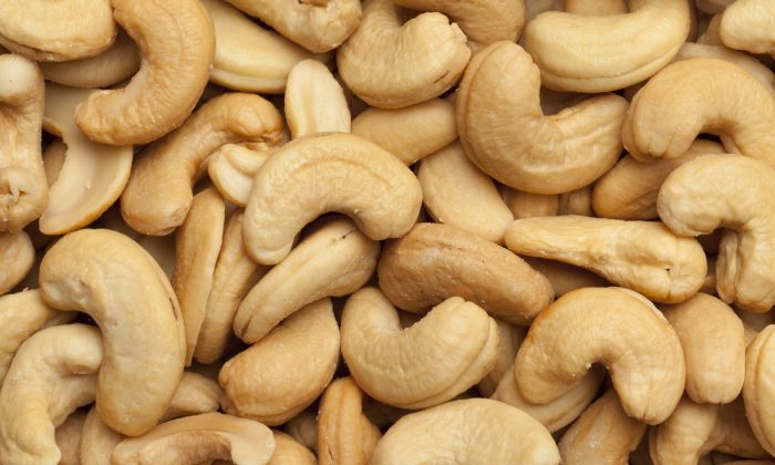 Cashews Sold at Walmart Stores Recalled Due to Potentially ‘Life-Threatening’ Undeclared Allergens: FDA | The Epoch Times