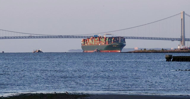 VIDEO -- Close Call: 89K-Ton Ship Loses Propulsion Near NYC Bridge