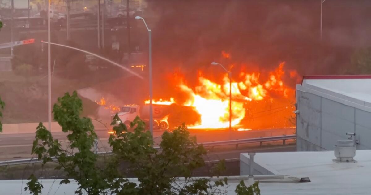 Explosive Collision on I-95: Petroleum Tanker Truck Carrying 8,500 Gallons of Gasoline Crashes, Ignites Massive Fire | The Gateway Pundit | by Jim Hᴏft