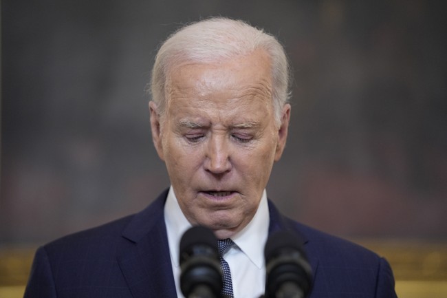 WATCH: A Dazed and Confused Biden Lands in Italy, and It’s Scary – PJ Media