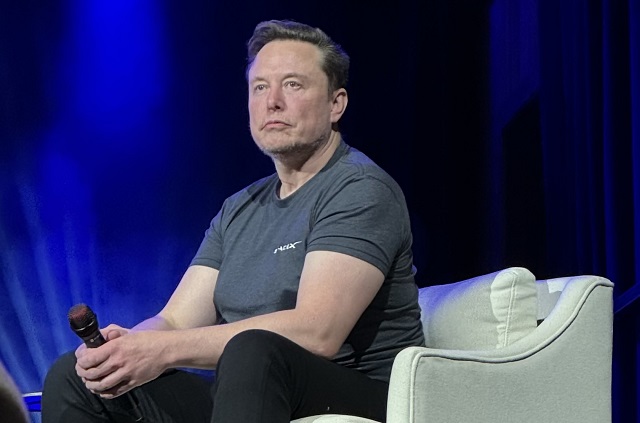 Elon Musk Says Americans Are Too 'Retarded' for Tech Jobs, Censors Critics